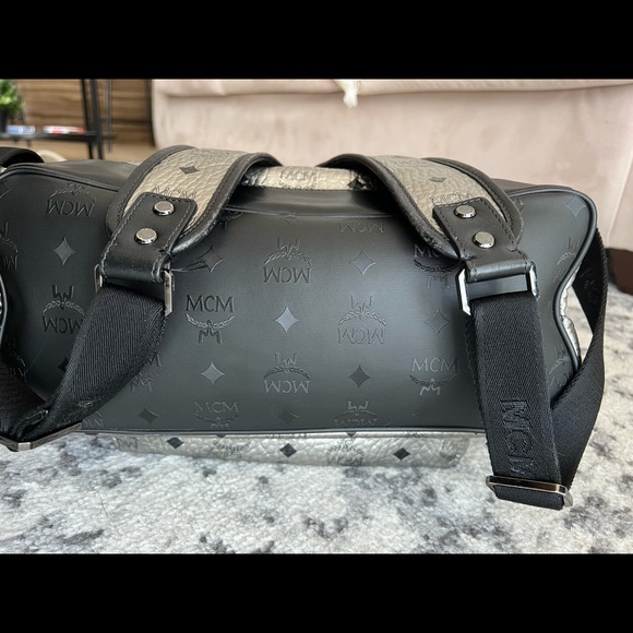 MCM silver backpack (large) - Picture 5 of 6